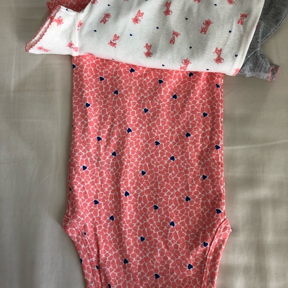 Brand New - Set of 3 baby 3-6 month onesies - Picture 3 of 4